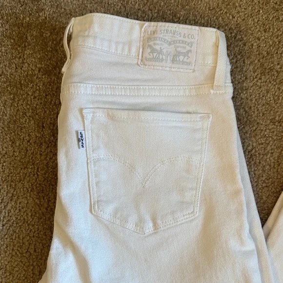 Levi's Women's White Skinny Jeans - Picture 2 of 5